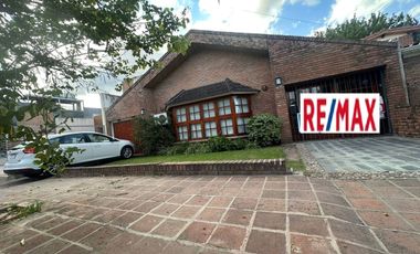 VENTA CASA C/GRAN TERRENO CERRO D LAS ROSAS PILETA