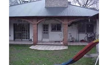 CHALET 5 AMBIENTES CON PISCINA