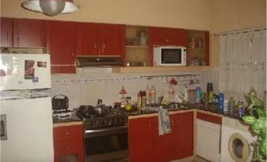 CHALET 5 AMBIENTES CON PISCINA