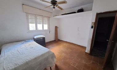 VENTA CASA 2 DORM A RECICLAR ALTO ALBERDI CORDOBA