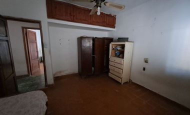 VENTA CASA 2 DORM A RECICLAR ALTO ALBERDI CORDOBA