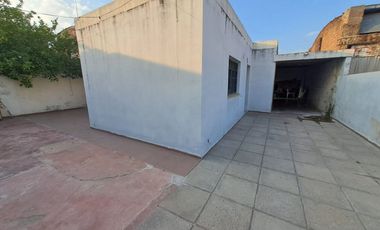 VENTA CASA 2 DORM A RECICLAR ALTO ALBERDI CORDOBA