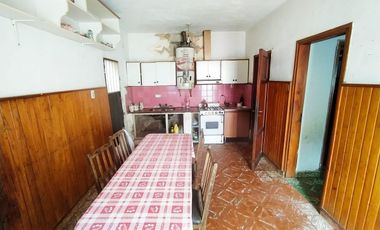 VENTA CASA 2 DORM A RECICLAR ALTO ALBERDI CORDOBA