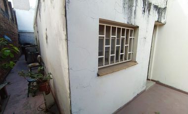 VENTA CASA 2 DORM A RECICLAR ALTO ALBERDI CORDOBA