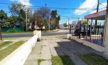 VENTA CASA 2 DORM A RECICLAR ALTO ALBERDI CORDOBA