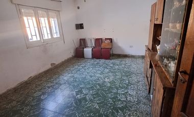 VENTA CASA 2 DORM A RECICLAR ALTO ALBERDI CORDOBA