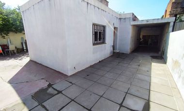 VENTA CASA 2 DORM A RECICLAR ALTO ALBERDI CORDOBA