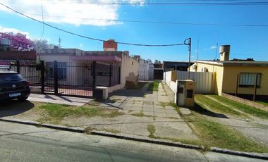 VENTA CASA 2 DORM A RECICLAR ALTO ALBERDI CORDOBA