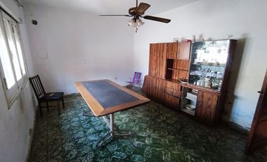 VENTA CASA 2 DORM A RECICLAR ALTO ALBERDI CORDOBA