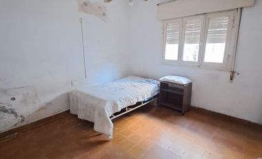 VENTA CASA 2 DORM A RECICLAR ALTO ALBERDI CORDOBA