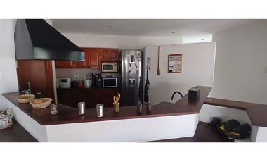 Hermosa casa 4 amb. Ituzaingó Norte, sobre amplio lote.