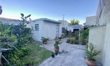 LATORRE PROP. VENDE TRES CASAS EN BLOCK - VILLA PRIMERA