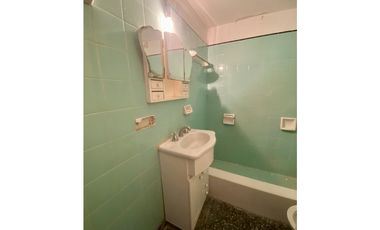 LATORRE PROP. VENDE TRES CASAS EN BLOCK - VILLA PRIMERA