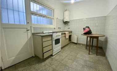 LATORRE PROP. VENDE TRES CASAS EN BLOCK - VILLA PRIMERA