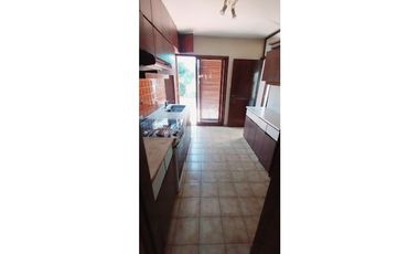 SE VENDE HERMOSA CASA EN B° LOMAS DE SAN MARTIN CON PILETA