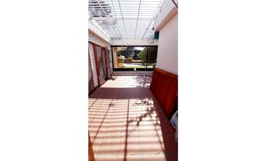 SE VENDE HERMOSA CASA EN B° LOMAS DE SAN MARTIN CON PILETA