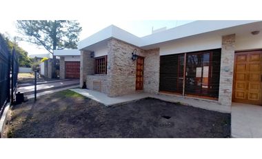 SE VENDE HERMOSA CASA EN B° LOMAS DE SAN MARTIN CON PILETA
