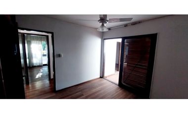 SE VENDE HERMOSA CASA EN B° LOMAS DE SAN MARTIN CON PILETA