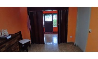 CASA 3 AMBIENTES SOBRE DOS LOTES