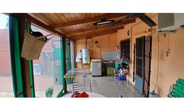 CASA 3 AMBIENTES SOBRE DOS LOTES