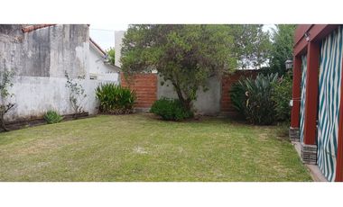 CASA 3 AMBIENTES SOBRE DOS LOTES