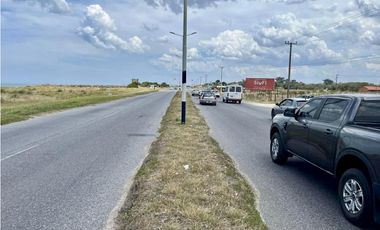 LATORRE PROP. VENDE EXCELENTE LOTE FRENTE AL MAR