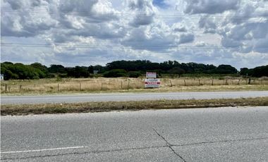 LATORRE PROP. VENDE EXCELENTE LOTE FRENTE AL MAR