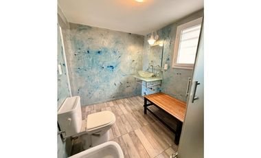 LATORRE PROP. VENDE MODERNA CASA CON HERMOSO PARQUE