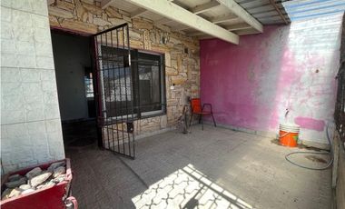 LATORRE PROP. VENDE CASA DE 3 AMBIENTES CON PARQUE