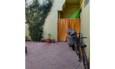 LOCAL COMERCIAL CON DEPARTAMENTOS  - SOBRE AV. TEJEDOR