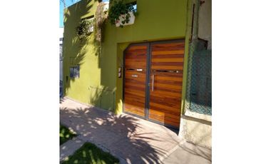 LOCAL COMERCIAL CON DEPARTAMENTOS  - SOBRE AV. TEJEDOR