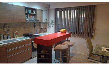 LOCAL COMERCIAL CON DEPARTAMENTOS  - SOBRE AV. TEJEDOR