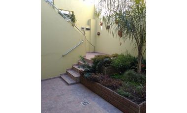 LOCAL COMERCIAL CON DEPARTAMENTOS  - SOBRE AV. TEJEDOR