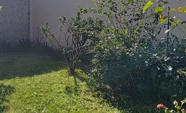 VENTA PH LANUS- 3 AMB- A REFACCIONAR- JARDIN