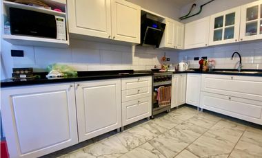 LATORRE PROP. VENDE CHALET 6 AMB. EN PARQUE LURO