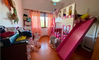 LATORRE PROP. VENDE CHALET 6 AMB. EN PARQUE LURO