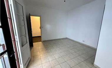 LATORRE PROP. VENDE CHALET 4 AMBIENTES - POMPEYA