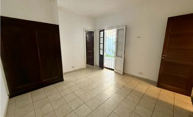 LATORRE PROP. VENDE CHALET 4 AMBIENTES - POMPEYA