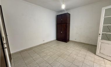 LATORRE PROP. VENDE CHALET 4 AMBIENTES - POMPEYA