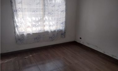 LATORRE PROP. VENDE CASA DE 3 AMB. CON HERMOSO PARQUE