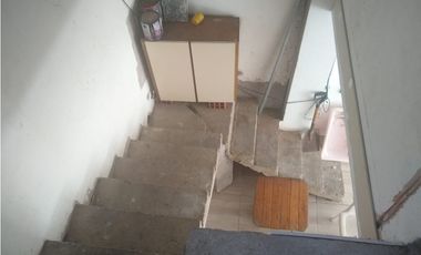 LATORRE PROP. VENDE CASA DE 3 AMB. CON HERMOSO PARQUE