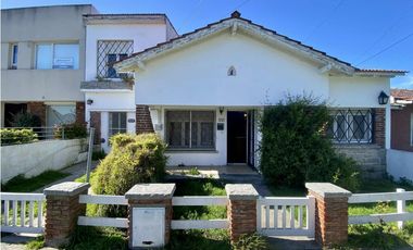 LATORRE PROP. VENDE CASA + DEPTO EN COLINAS DE PERALTA RAMOS