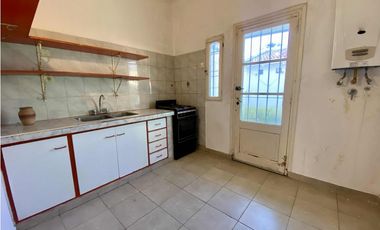 LATORRE PROP. VENDE CASA + DEPTO EN COLINAS DE PERALTA RAMOS