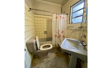 LATORRE PROP. VENDE CHALET EN SANTA MONICA