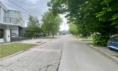 LATORRE PROP. VENDE CHALET EN SANTA MONICA