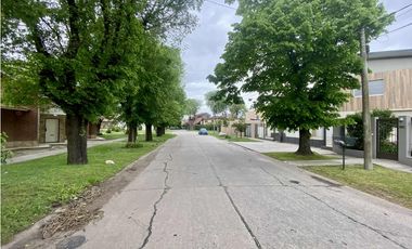 LATORRE PROP. VENDE CHALET EN SANTA MONICA