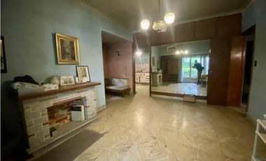 LATORRE PROP. VENDE CHALET EN SANTA MONICA