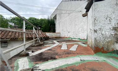 LATORRE PROP. VENDE CHALET EN SANTA MONICA