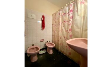 LATORRE PROP. VENDE CHALET EN PH - HERMOSO ENTORNO