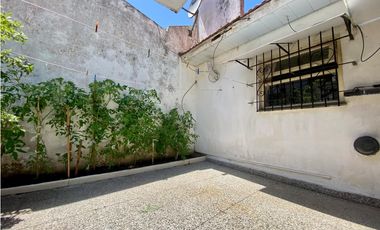 LATORRE PROP. VENDE CHALET EN PH - HERMOSO ENTORNO